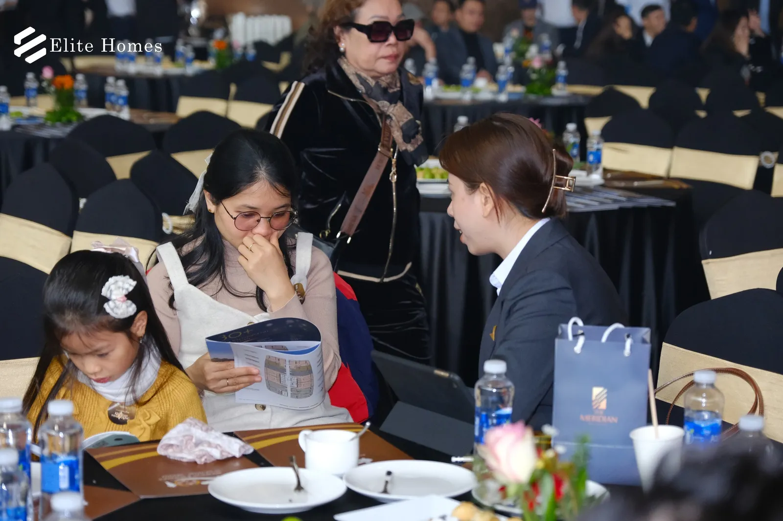 Rất nhiều khách hàng quan tâm đến dự án The Meridian.