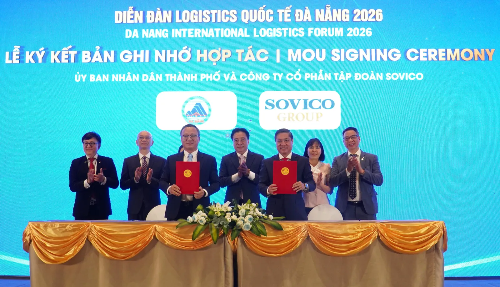 Ký kết biên bản ghi nhớ hợp tác giữa UBND thành phố Đà Nẵng và Công ty CP Tập đoàn Sovico trong khuôn khổ diễn đàn.Nguồn: CTTĐT TP Đà Nẵng.